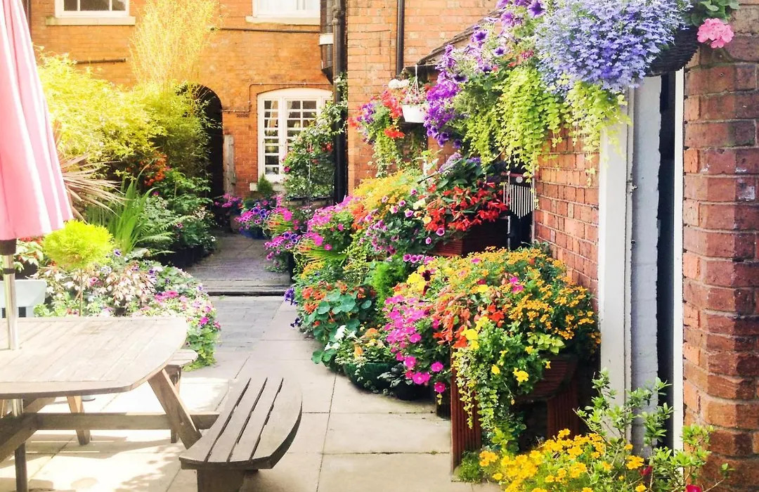 Bournville House & Cafe-1